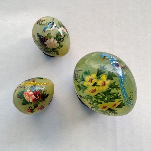 Vintage Chinese Jade Green Egg Trio Hand Painted Stones w/Stands - Picture 14 of 15
